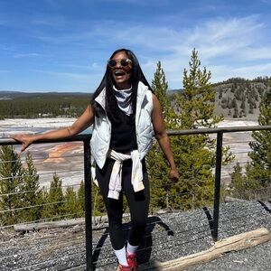 Meet your Posher, Samantha